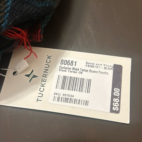 DAVID AND YOUNG

Exclusive Black Tartan Ruana Poncho - Picture 6 of 7